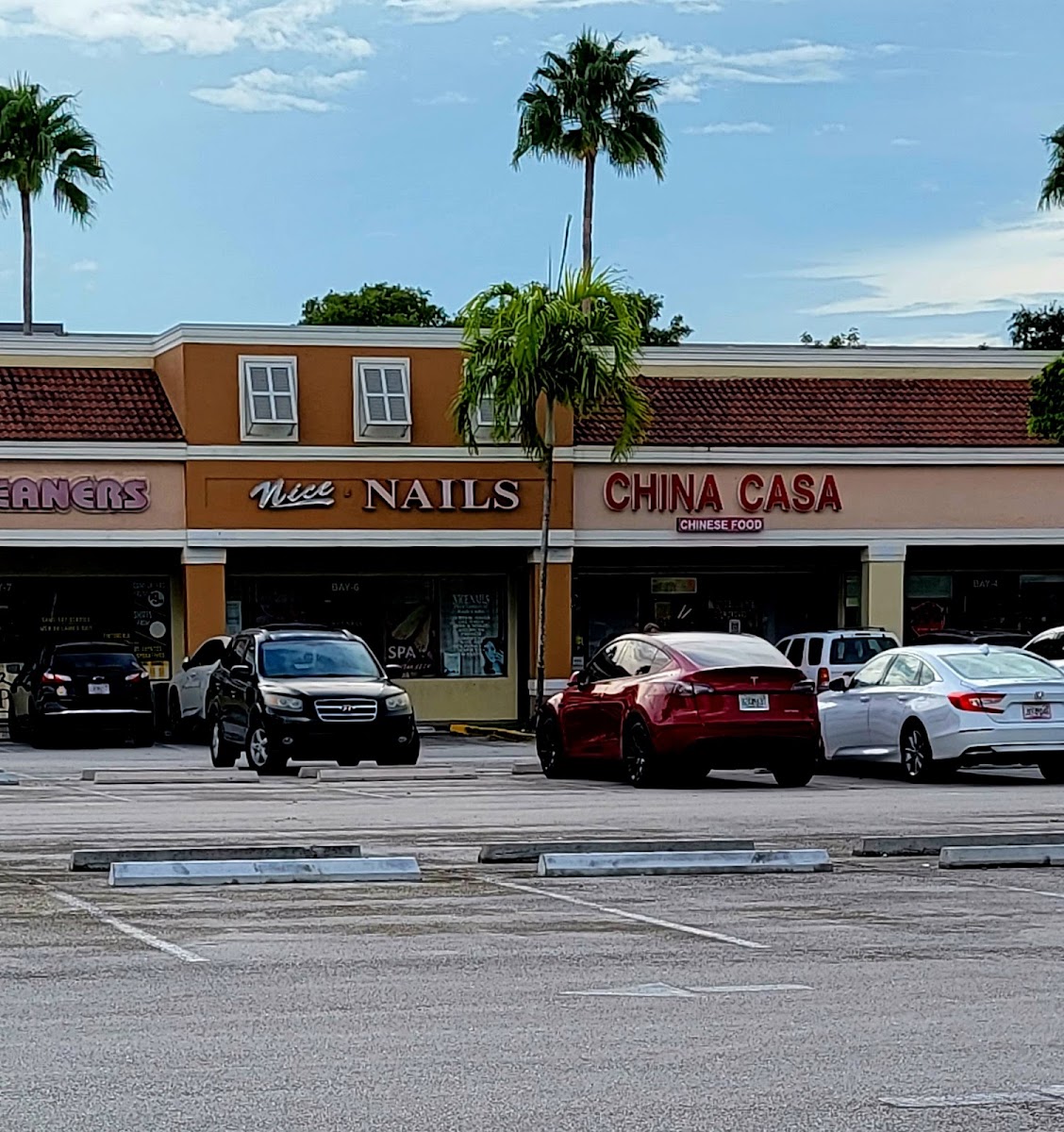 Paraiso Plaza